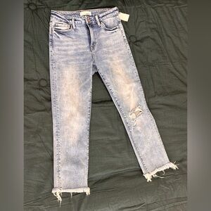 Stylish Light Blue Women's Cropped Jeans with Frayed Hem